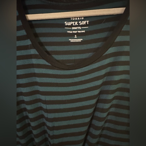 Torrid long sleeve super soft top - Picture 2 of 6